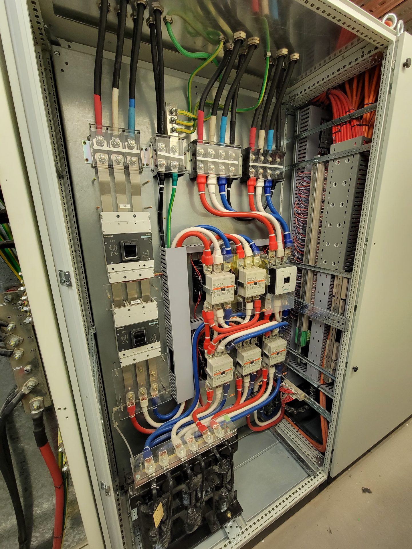 Image of electrical wiring box. Aidaptive Consulting offers conditions assessment of assets